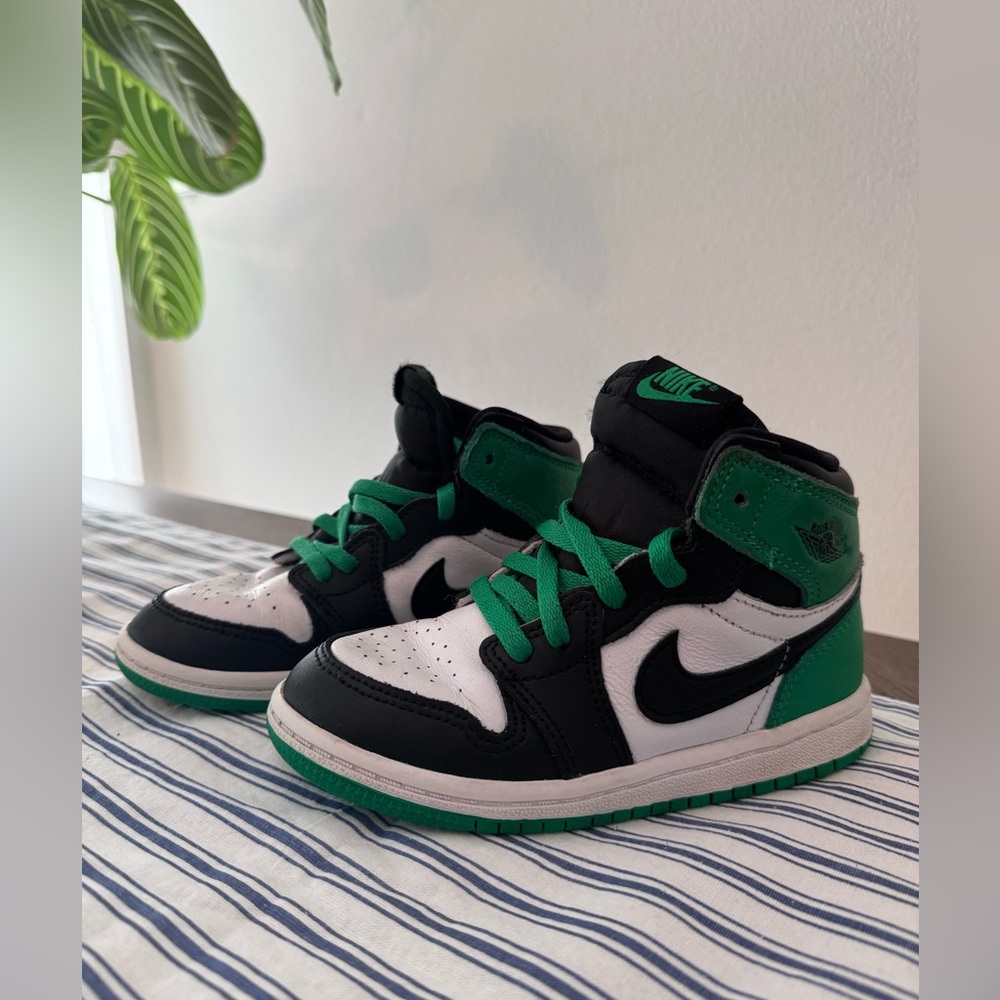 Air Jordan 1 retro high lucky green toddler size 9c